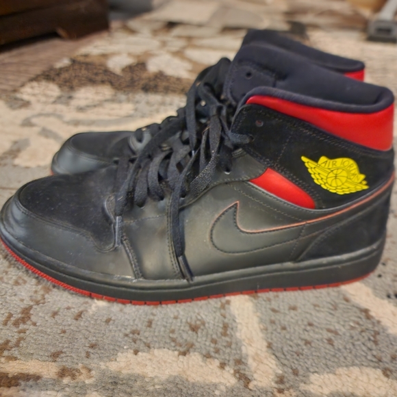 Nike Air Jordan black and red with yellow insignia - Picture 1 of 11